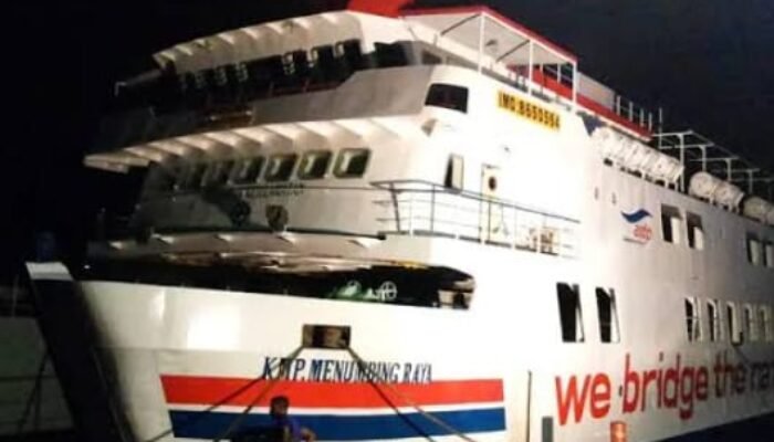 Kucing-Kucingan Penyelundup Timah Antar-Pulau: KM Manumbing Raya Disulap Jadi Armada Pengangkut Pasir Timah Ilegal!